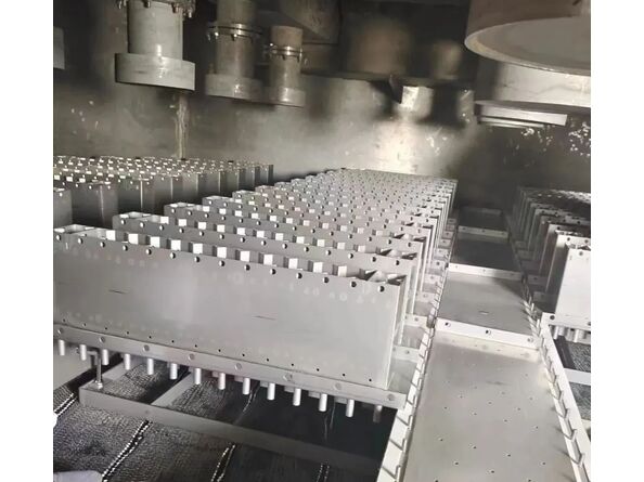 新疆某企業(yè)6萬(wàn)噸/年電子級(jí)多晶硅精餾塔項(xiàng)目中我司填料順利安裝完成